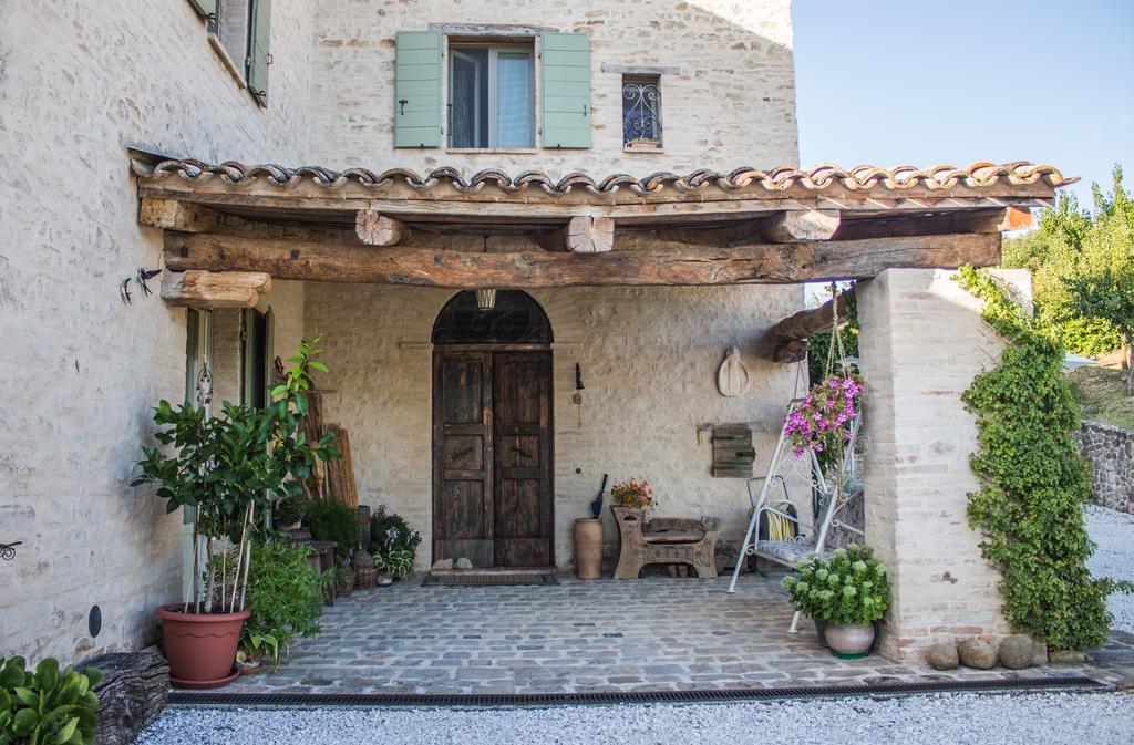 Poggio Dei Prugnoli Bed & Breakfast Tavoleto Bagian luar foto
