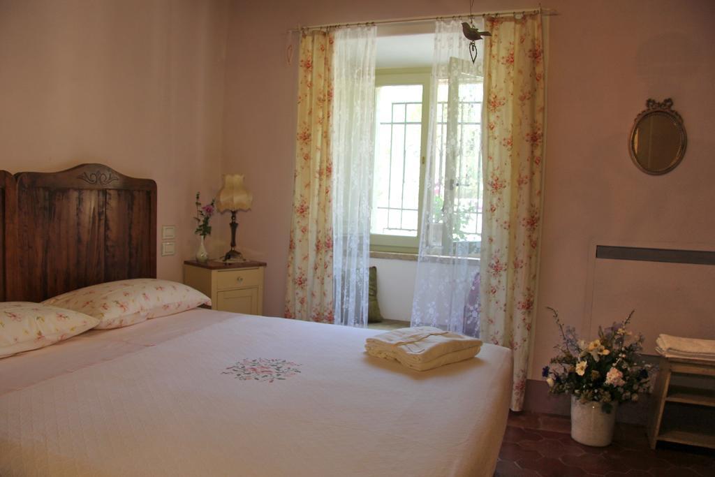 Poggio Dei Prugnoli Bed & Breakfast Tavoleto Bagian luar foto